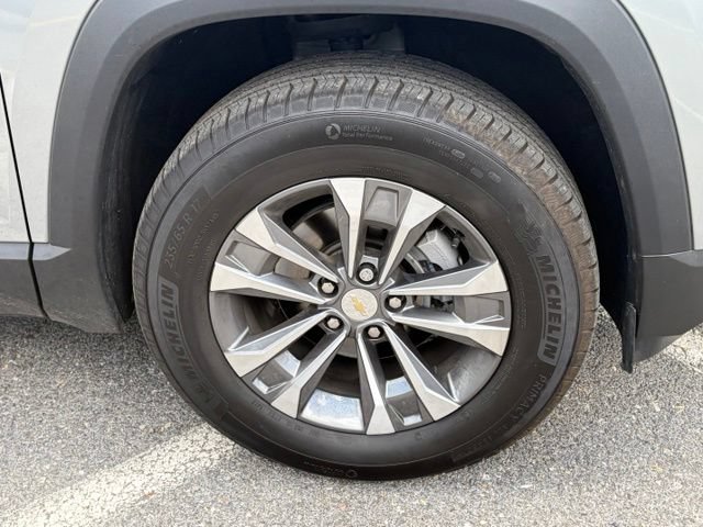 Used 2026 Chevrolet Equinox LT AWD/4WD image 11