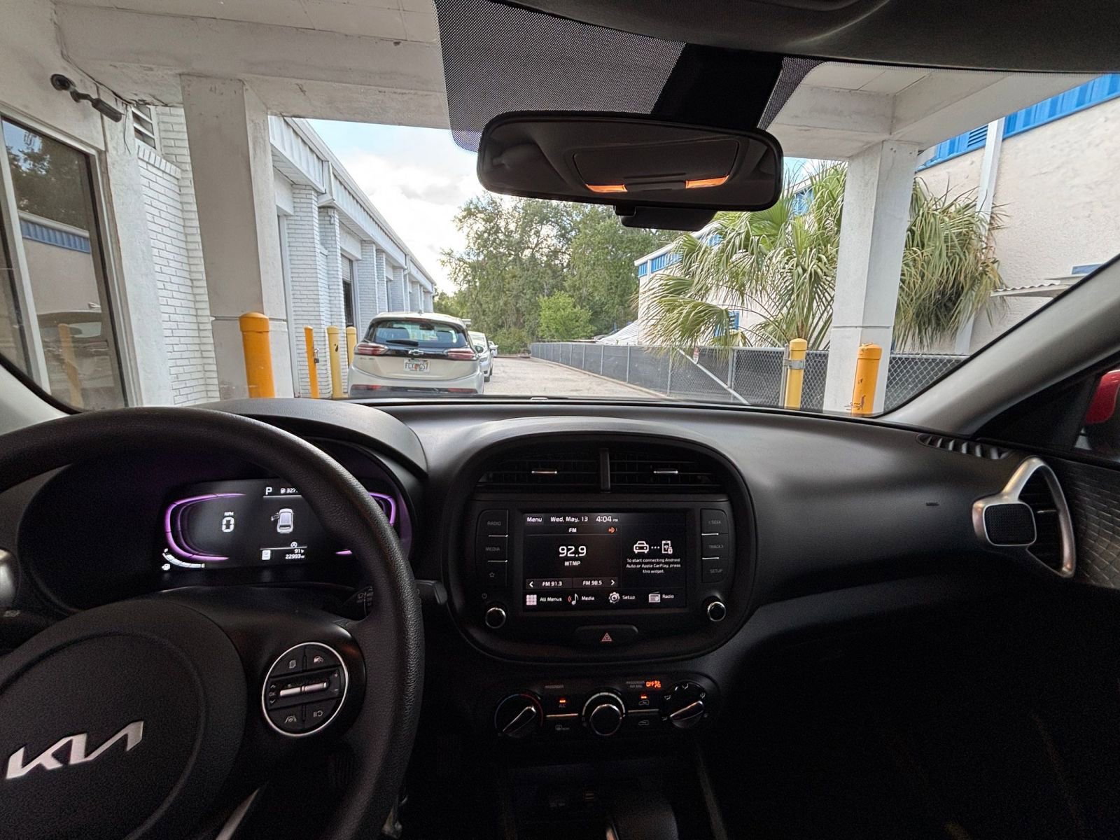 Used 2025 Kia Soul LX w/ LX Technology Package FWD image 33