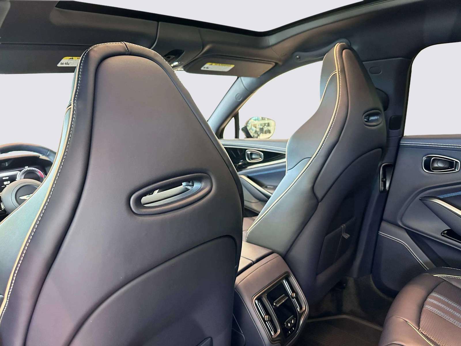 New 2025 Aston Martin DBX 707 image 20