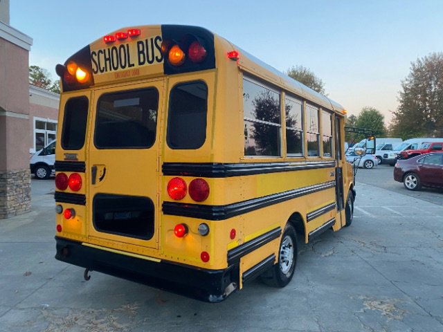 Used 2009 Chevrolet Express 3500 w/ School Bus Package image 8