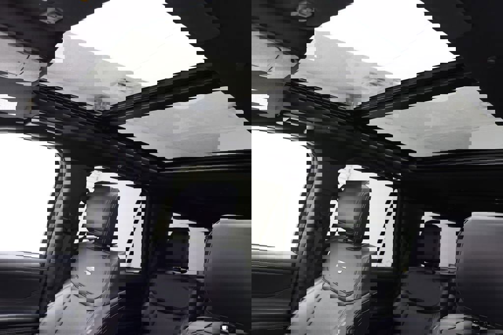 Used 2025 Ford Expedition Max Platinum w/ Stealth Performance Package image 17