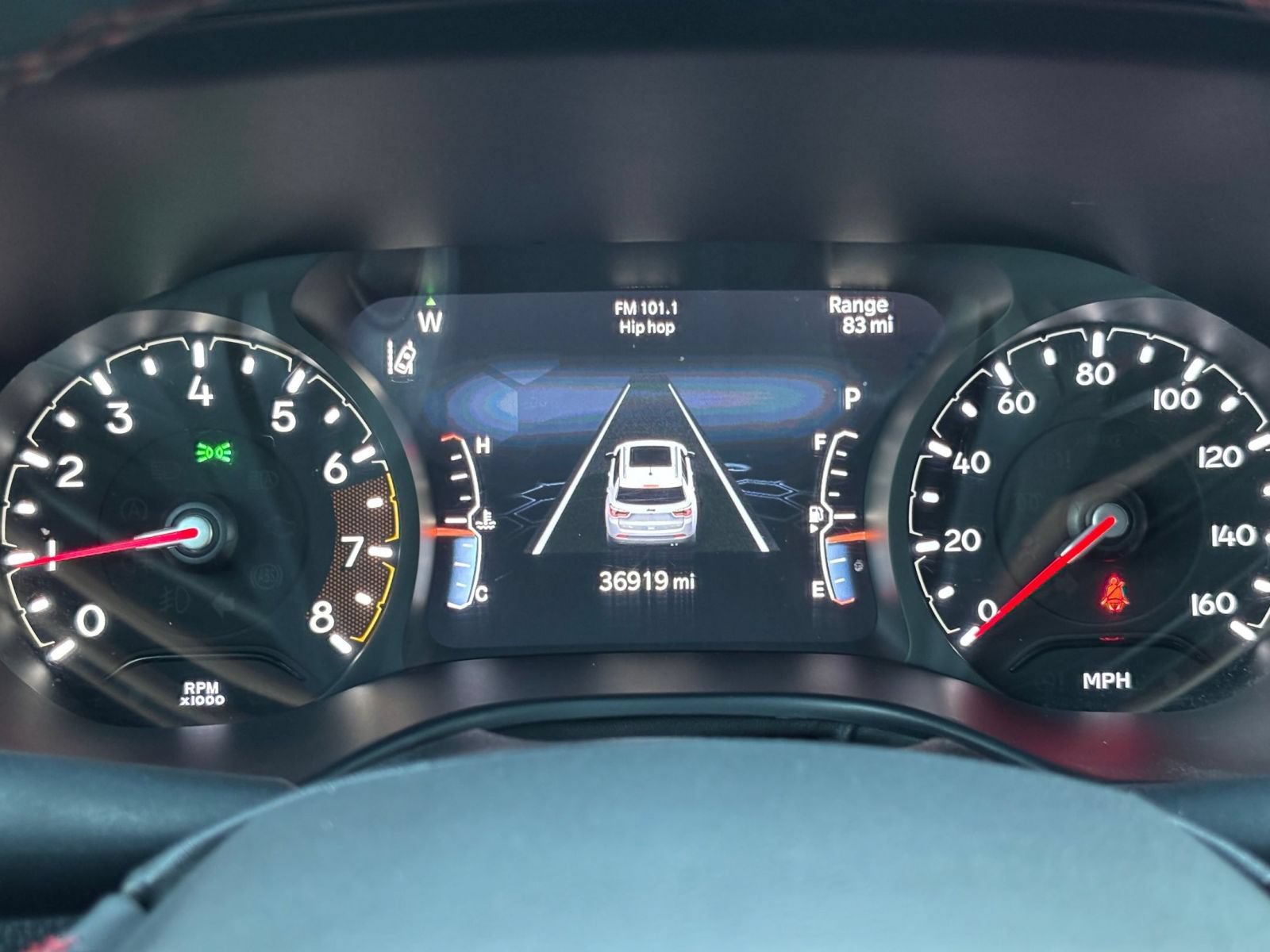 Used 2025 Jeep Compass Trailhawk AWD/4WD image 39