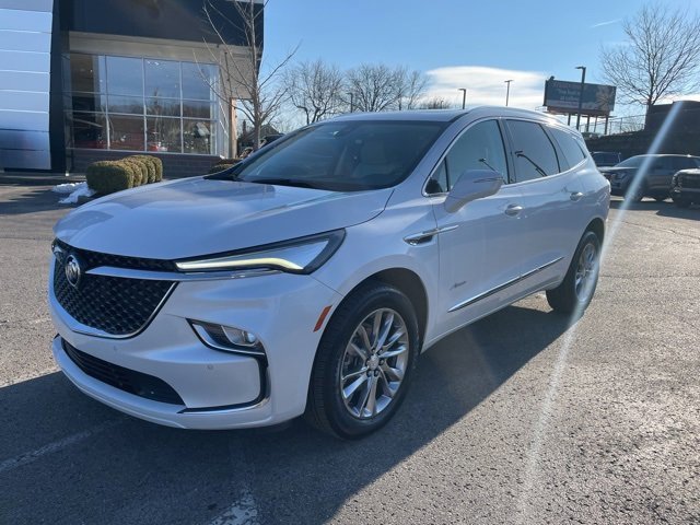 Used 2022 Buick Enclave Avenir image 2