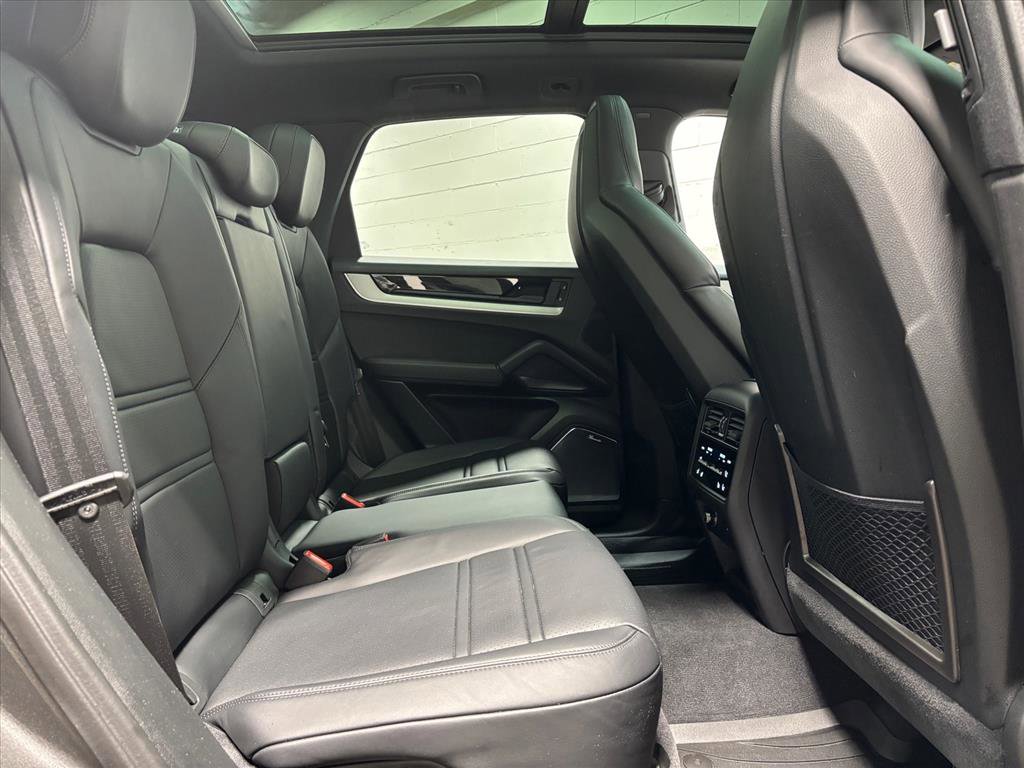 Used 2025 Porsche Cayenne S image 39