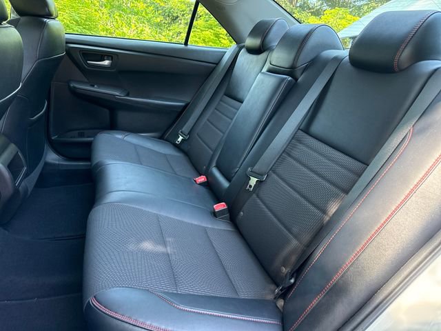 Used 2016 Toyota Camry SE w/ Moonroof Package FWD image 24