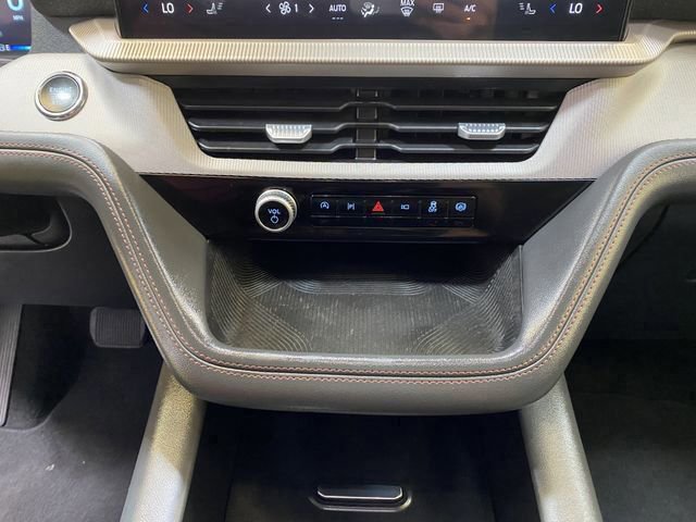 Used 2025 Ford Explorer Active image 47