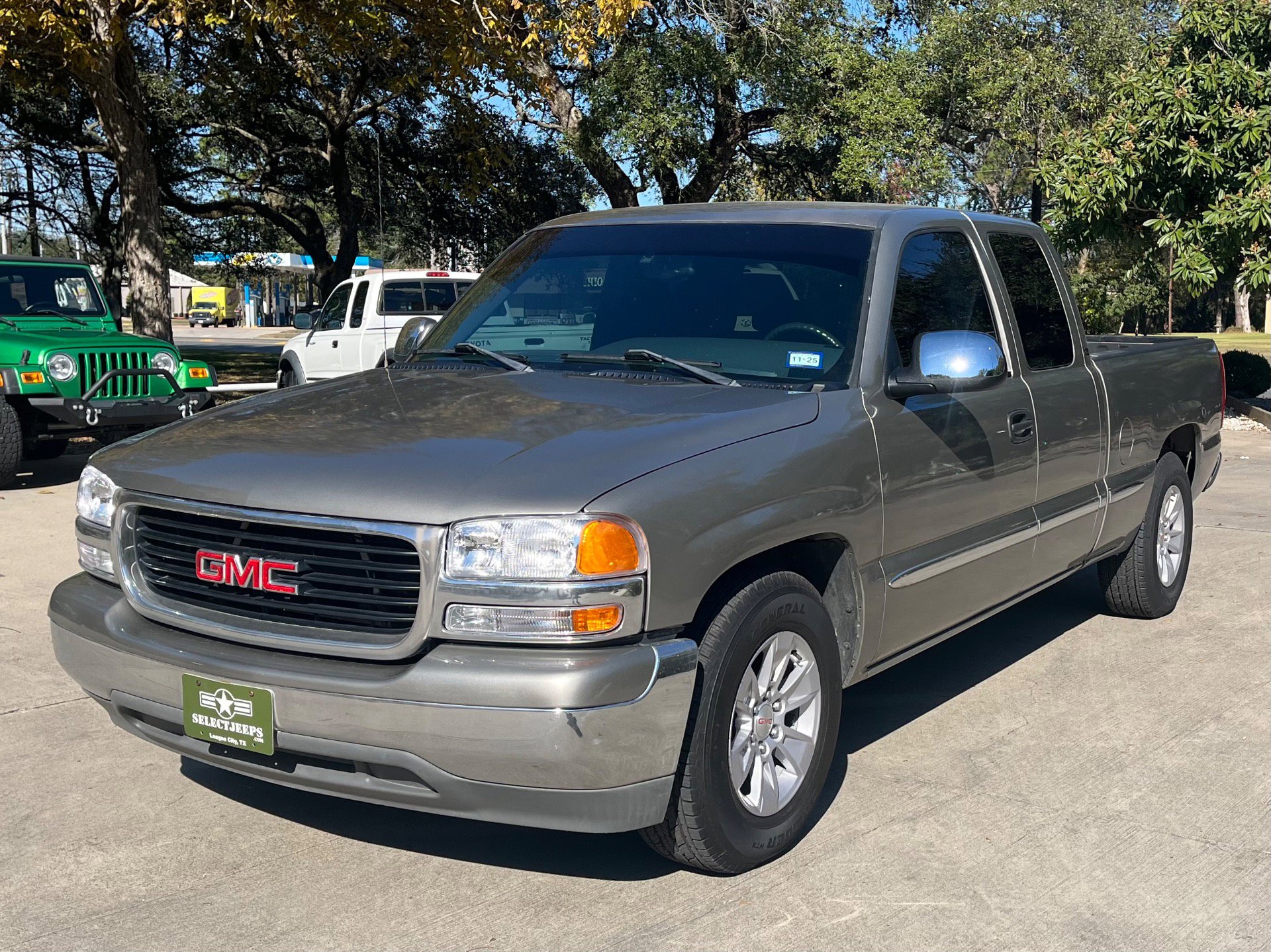 Used 2002 GMC Sierra 1500 SLE w/ Sierra Professional Pkg image 4
