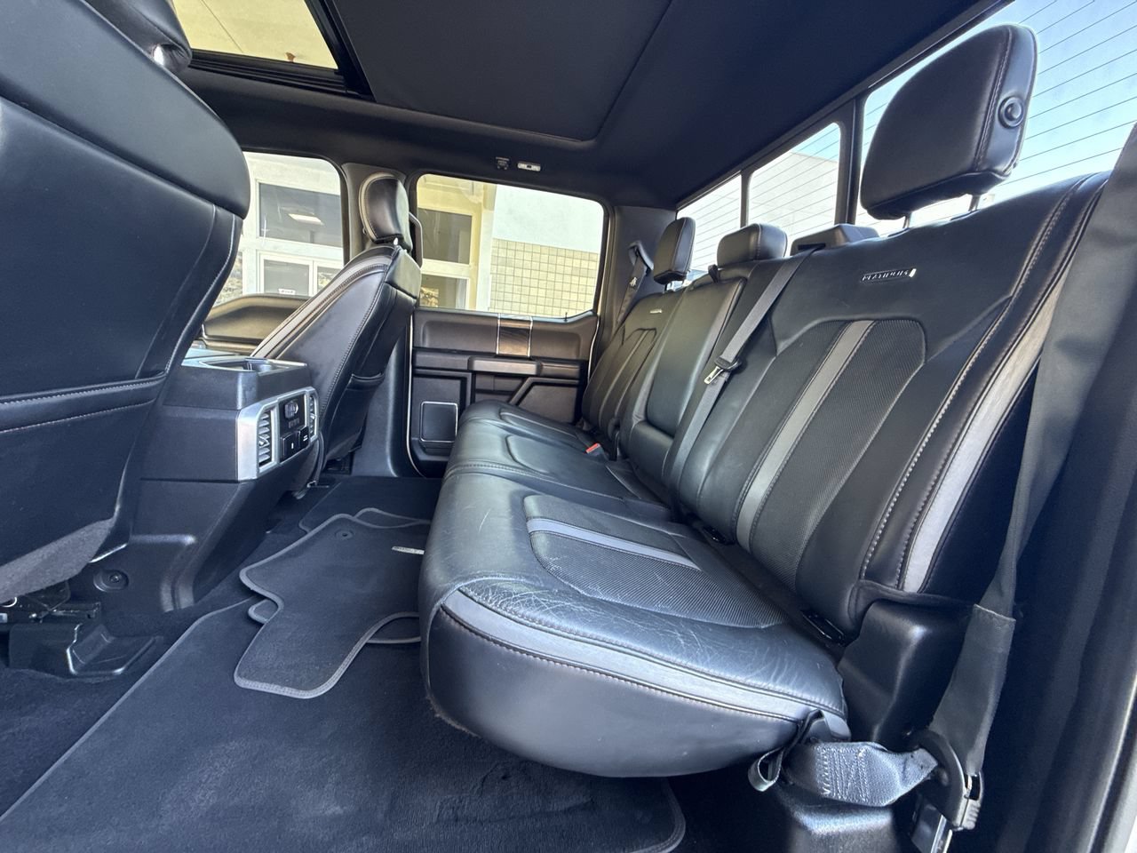 Used 2019 Ford F150 Platinum w/ Equipment Group 701A Luxury AWD/4WD image 23