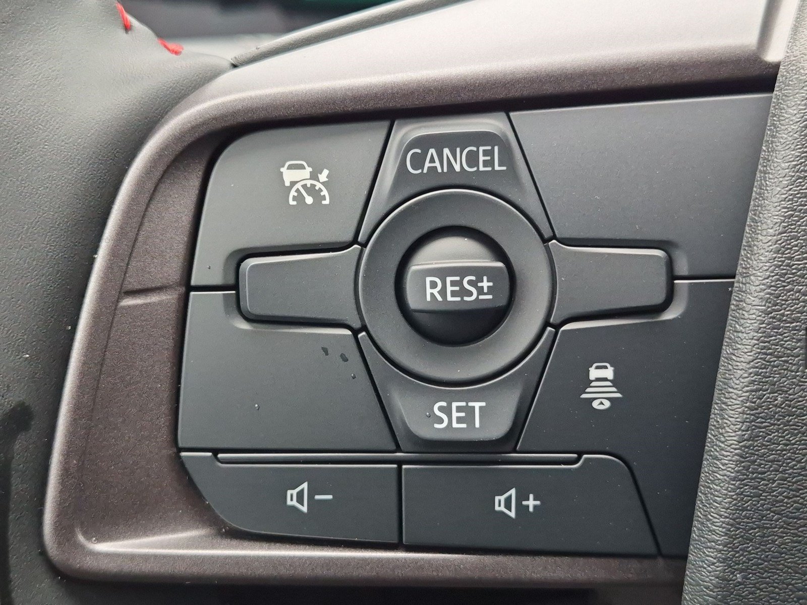 New 2027 Nissan Sentra SR w/ Floor Mat Package FWD image 14