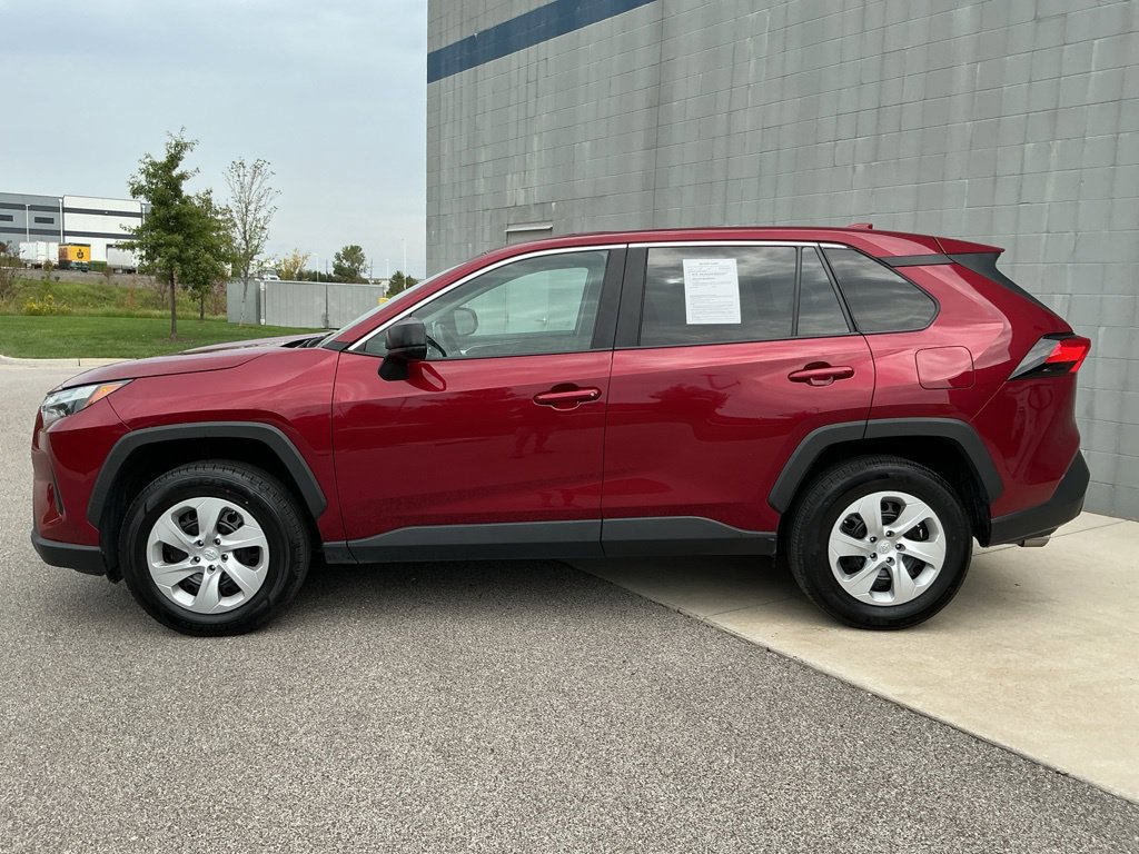 Used 2025 Toyota RAV4 LE AWD/4WD image 6