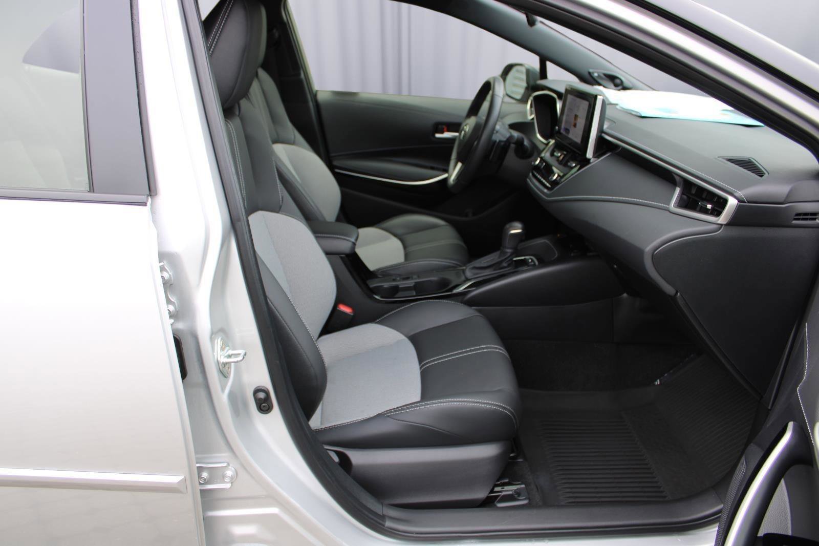 Used 2024 Toyota Corolla XSE image 35