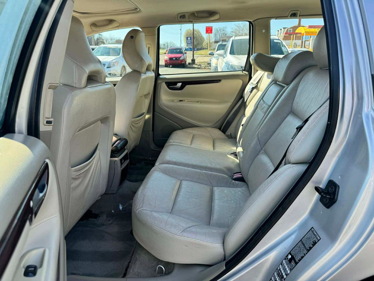 Used 2004 Volvo V70 2.5T FWD image 12