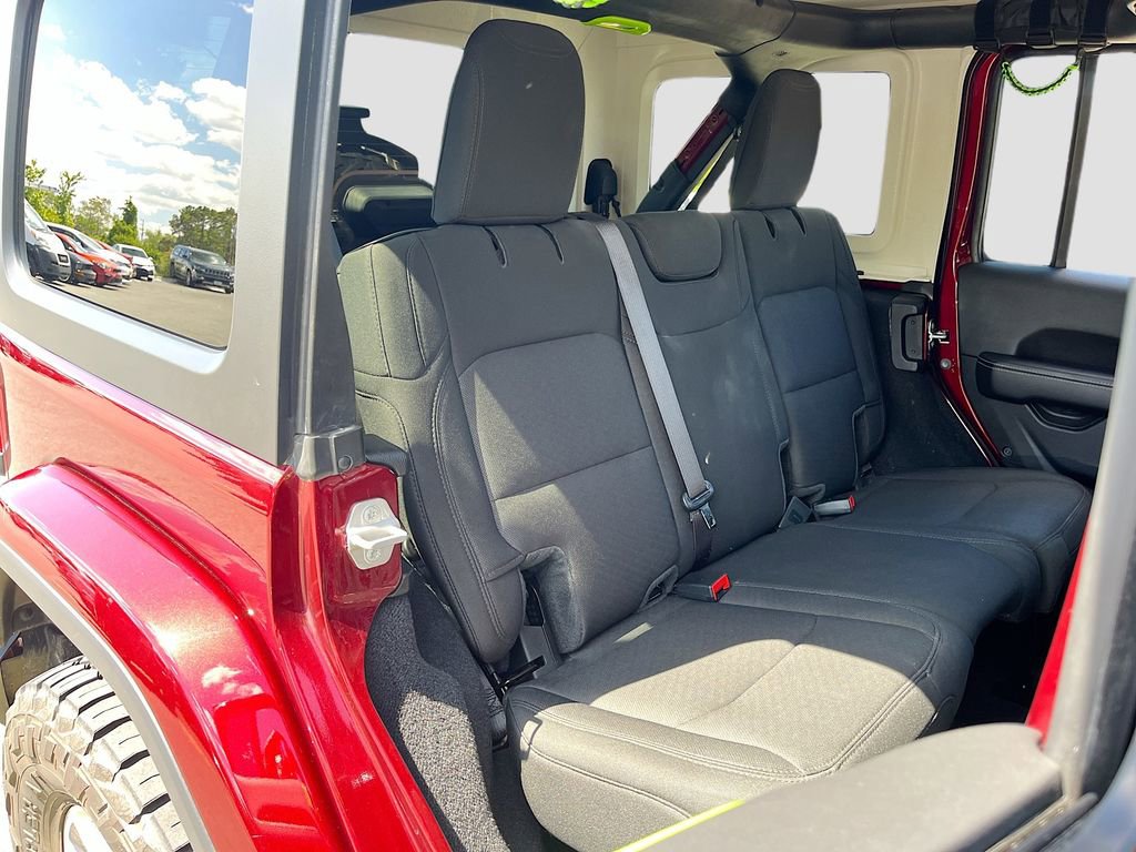 Used 2022 Jeep Wrangler Unlimited Sahara w/ Cold Weather Group AWD/4WD image 26