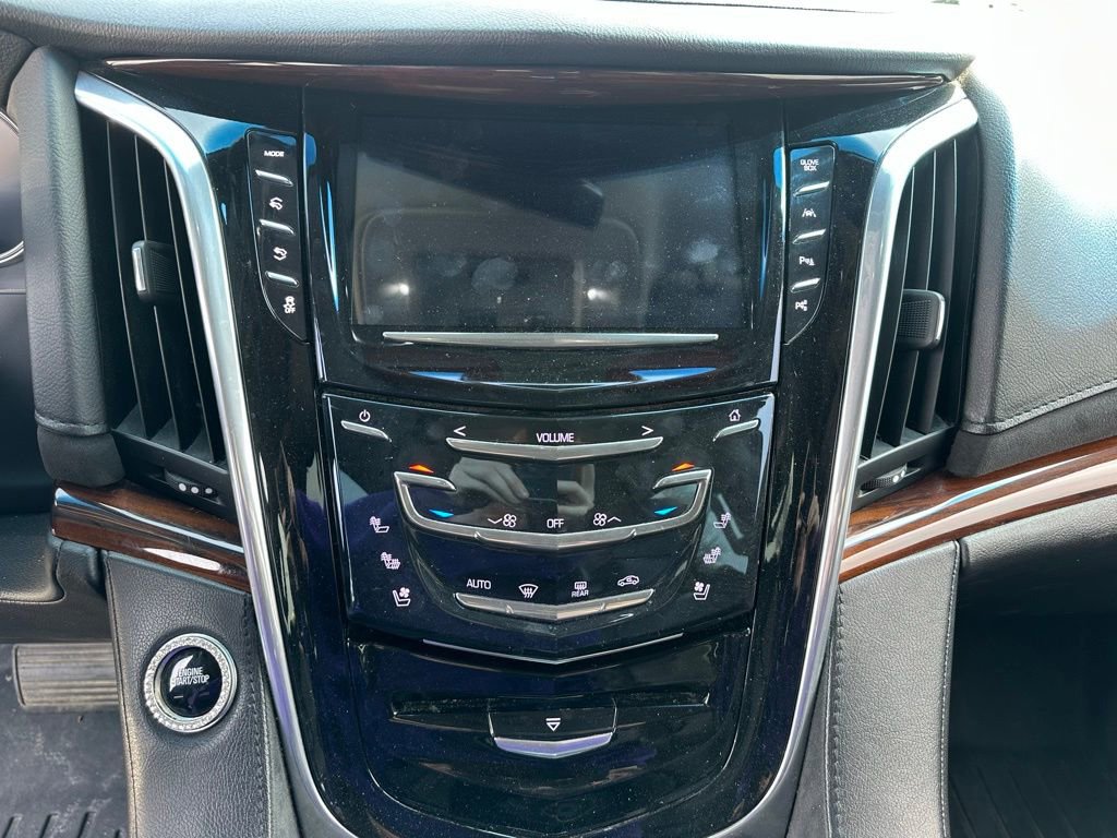 Used 2018 Cadillac Escalade ESV Luxury AWD/4WD image 8