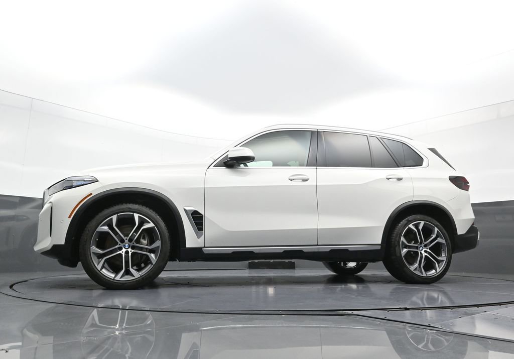 New 2026 BMW X5 xDrive40i w/ Climate Comfort Package image 24