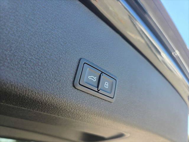 Used 2024 Audi Q8 e-tron Premium Plus AWD/4WD image 15