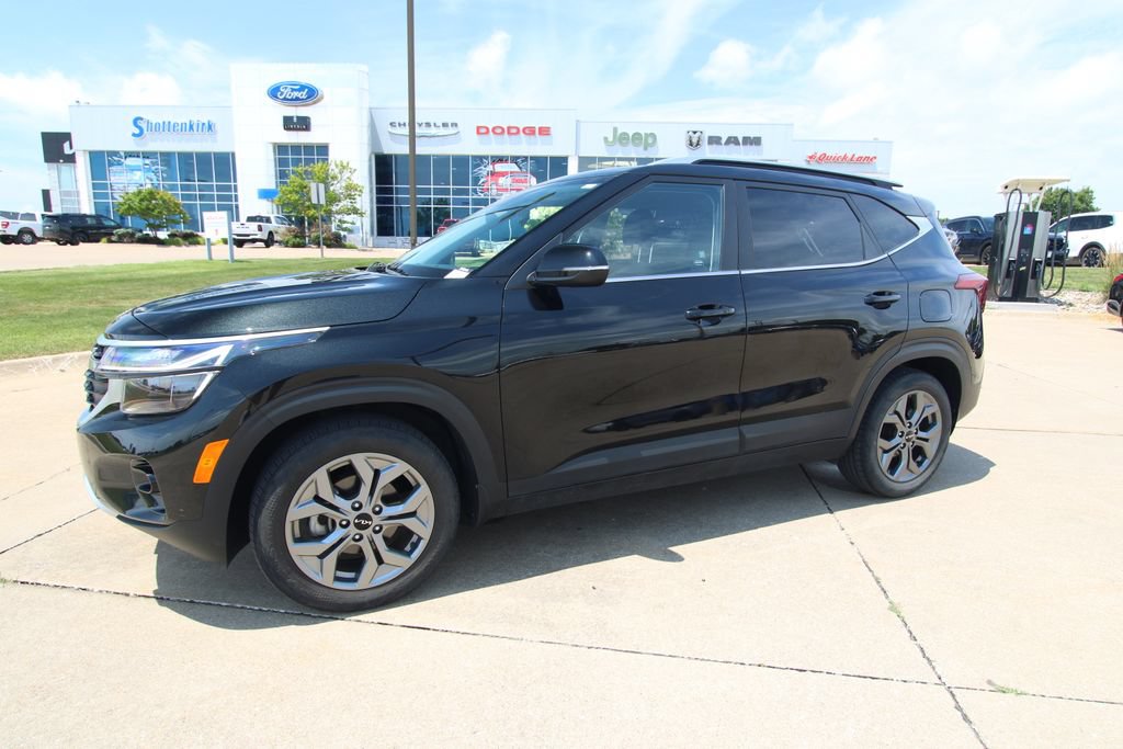 Used 2024 Kia Seltos S FWD image 17