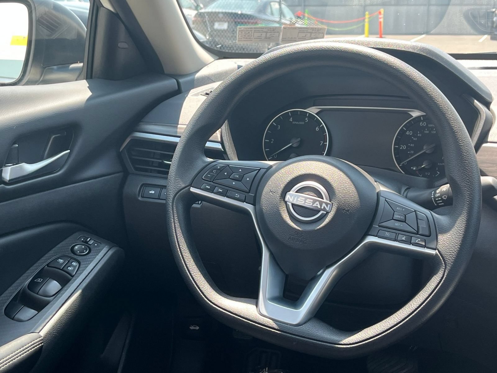 Used 2025 Nissan Altima 2.5 SV FWD image 28
