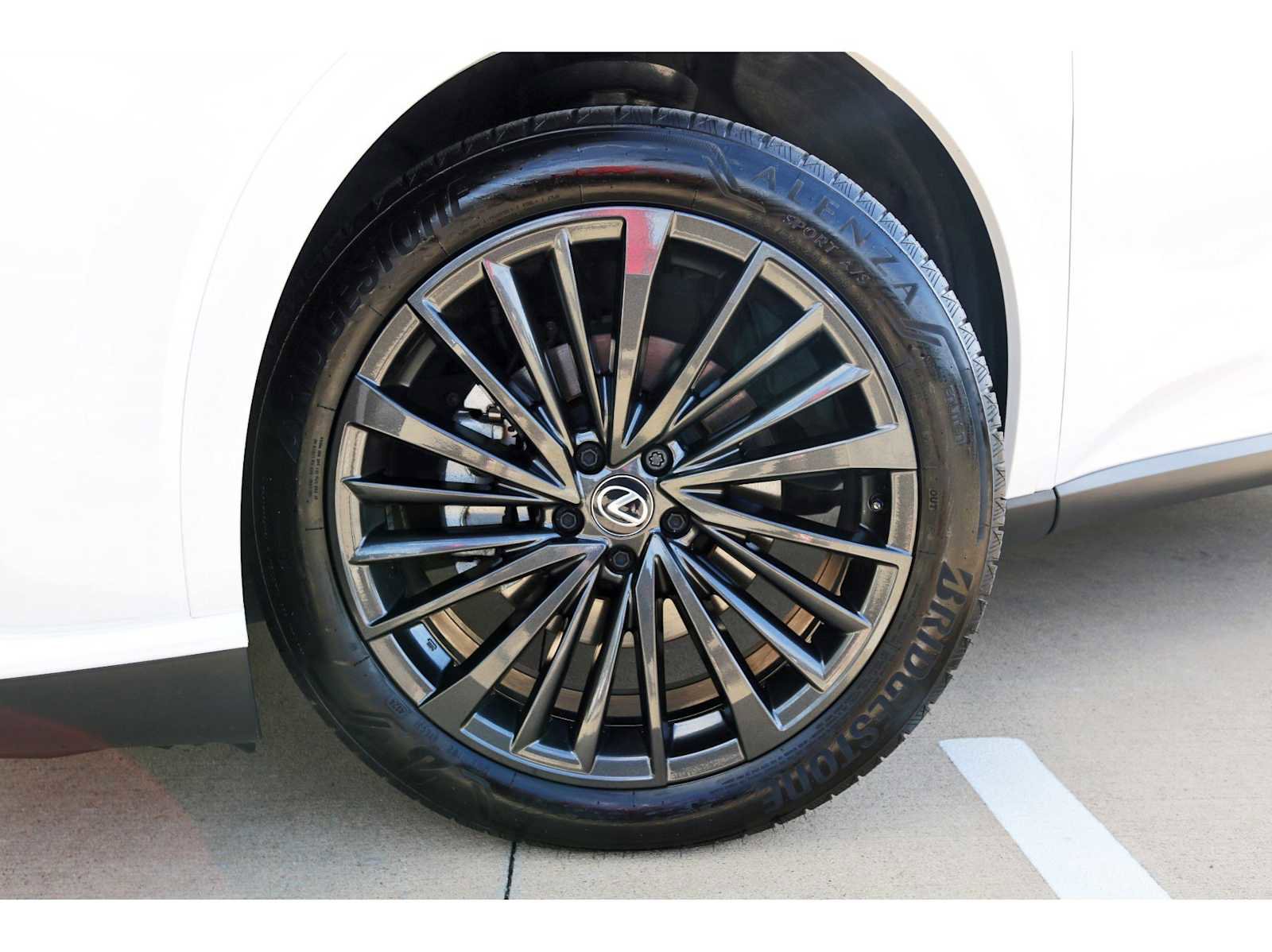 Used 2025 Lexus RX 350 Premium image 30