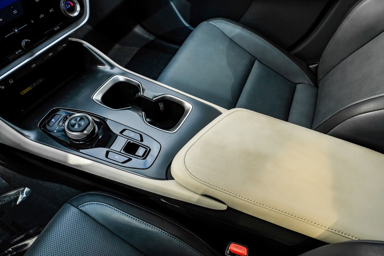 Used 2023 Lexus RZ 450e Premium w/ Technology Package image 21