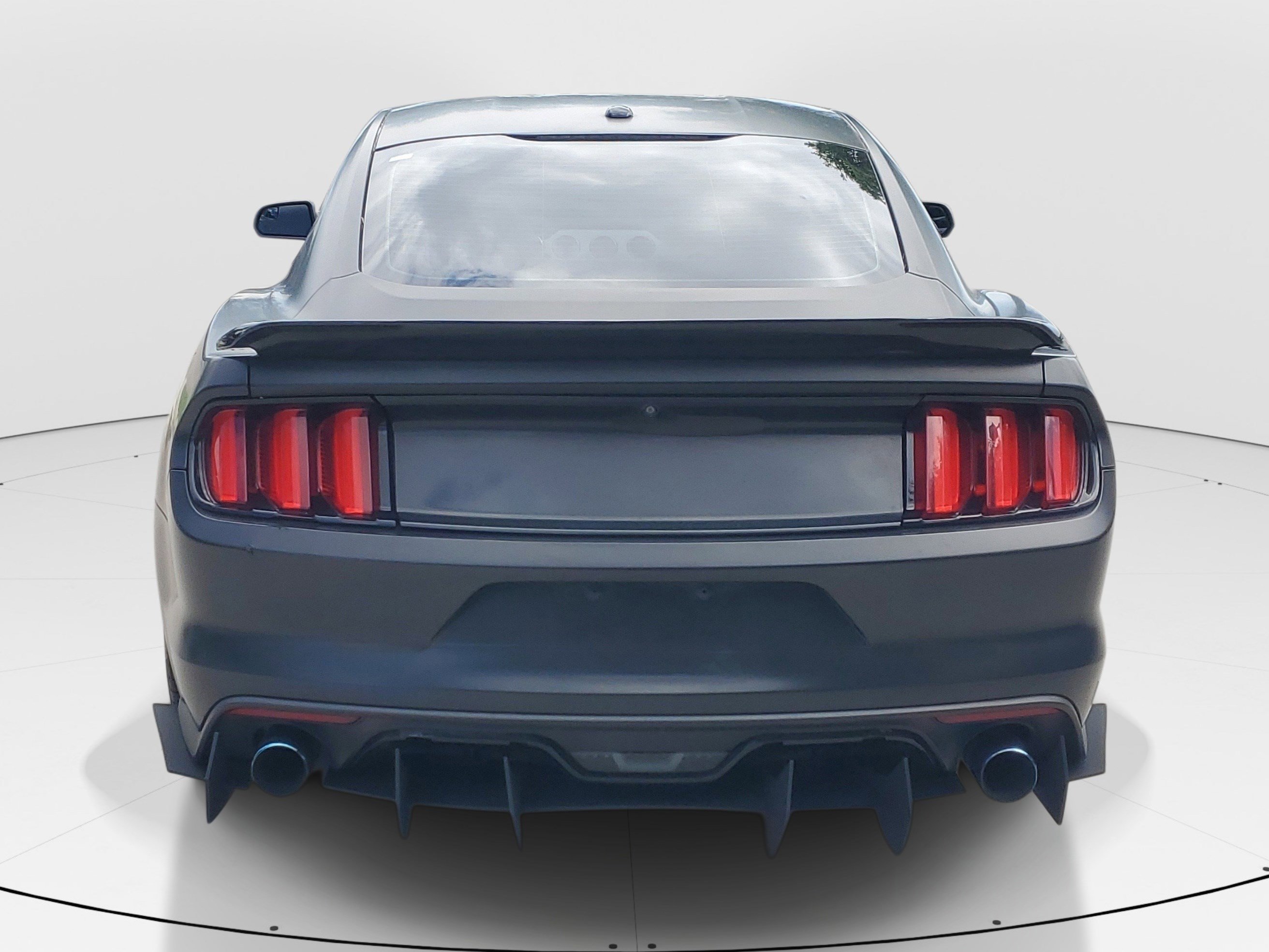 Used 2016 Ford Mustang Premium RWD image 4