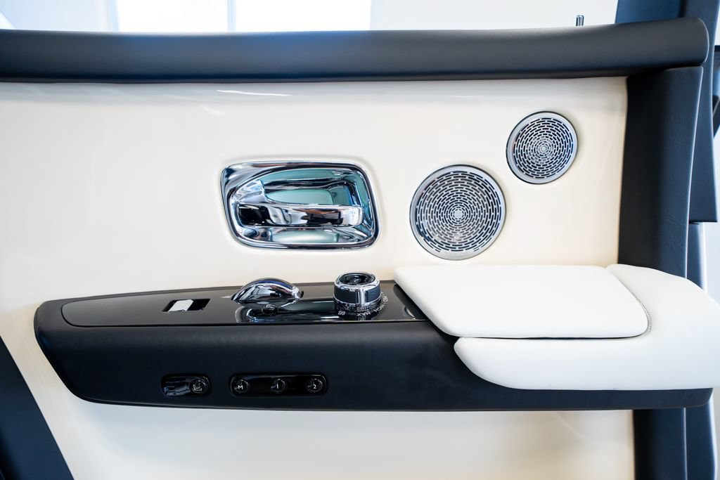 Used 2019 Rolls-Royce Phantom Sedan RWD image 47