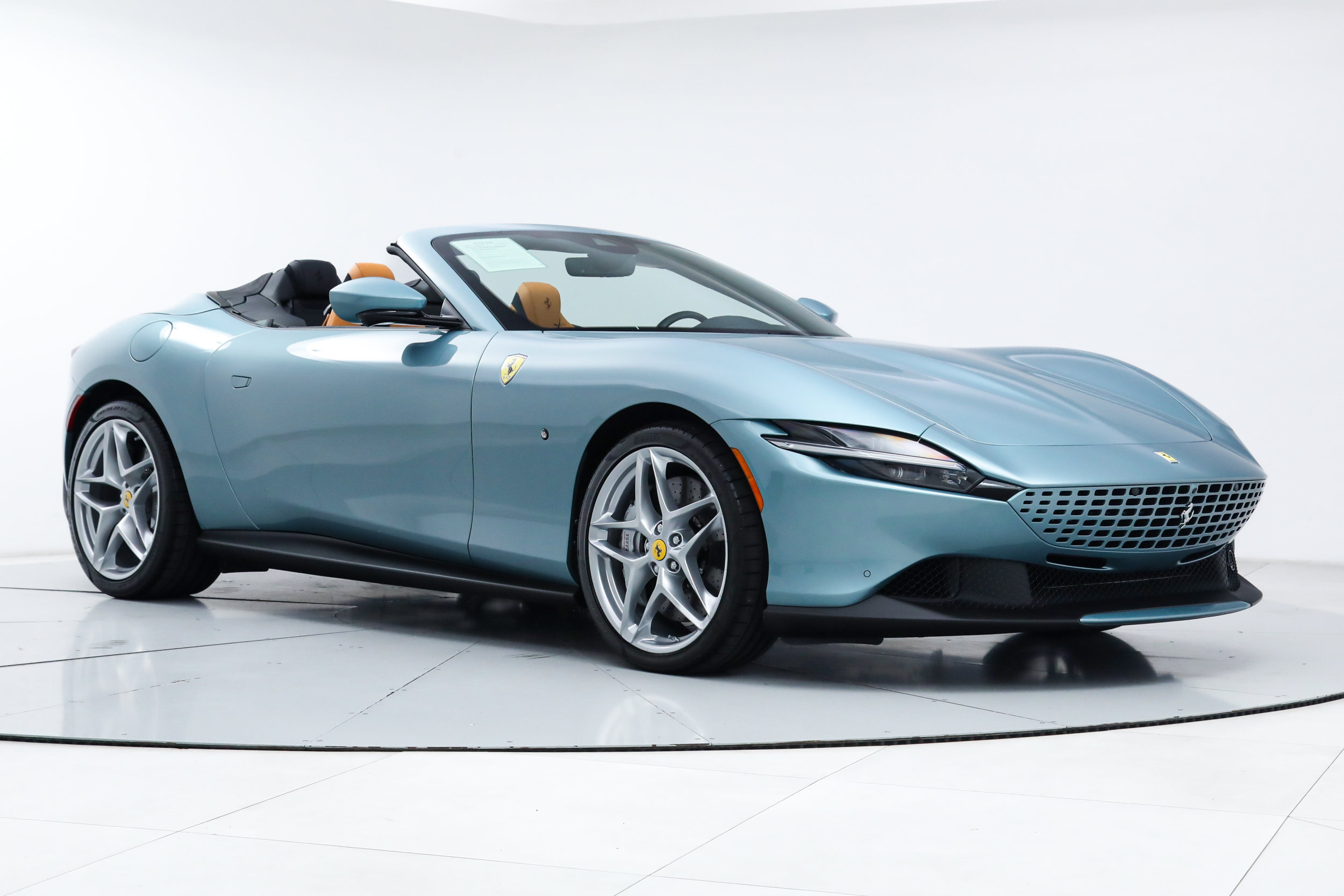 Certified 2025 Ferrari Roma Spider RWD image 12