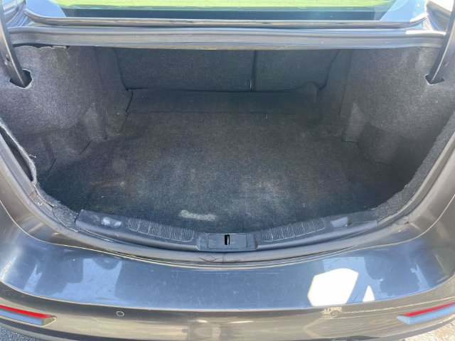 Used 2019 Ford Fusion SE FWD image 12