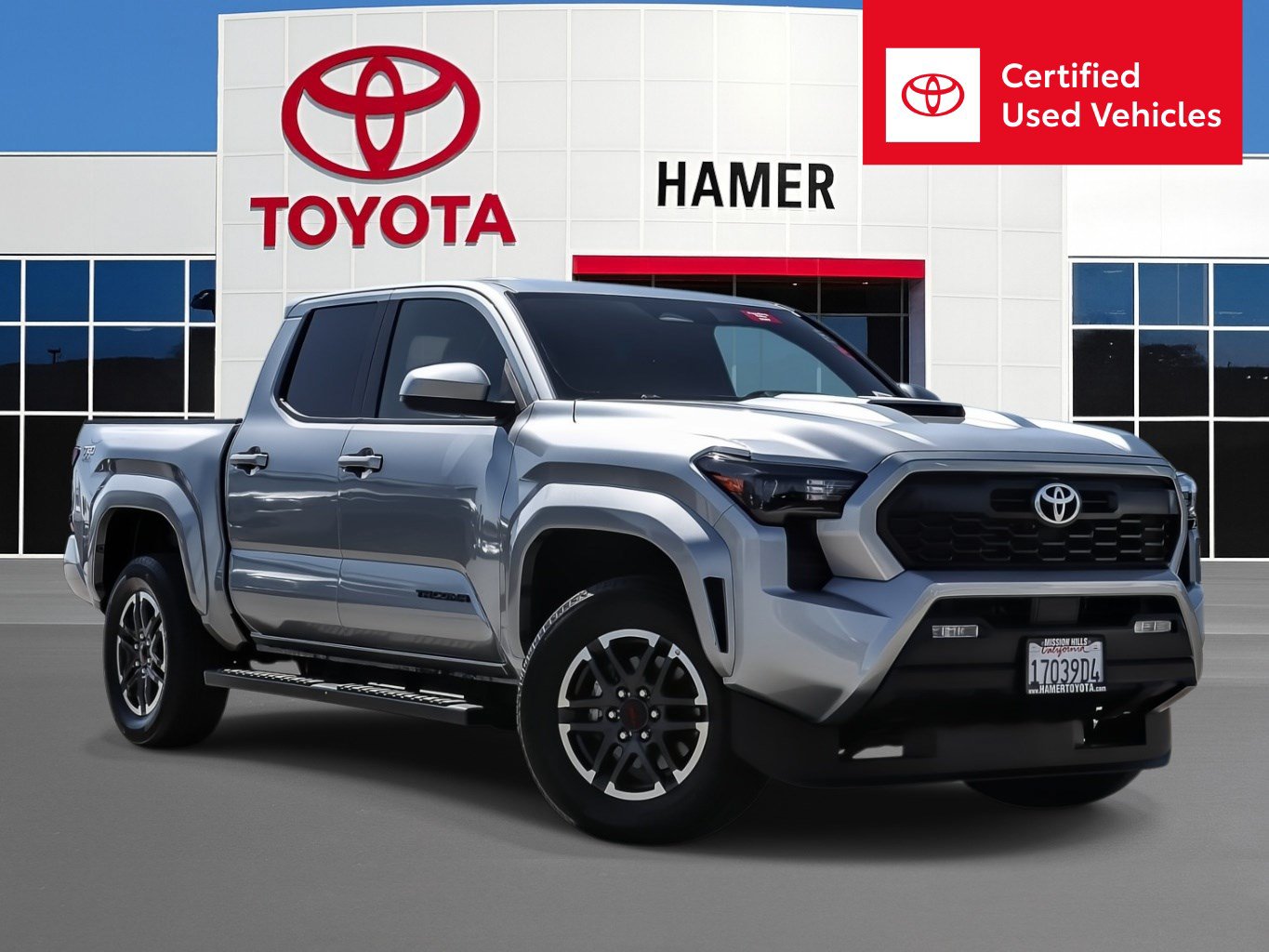 Certified 2025 Toyota Tacoma TRD Sport AWD/4WD image 1