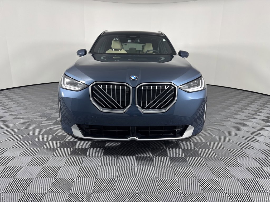 Used 2025 BMW X3 xDrive30i w/ Premium Package image 2