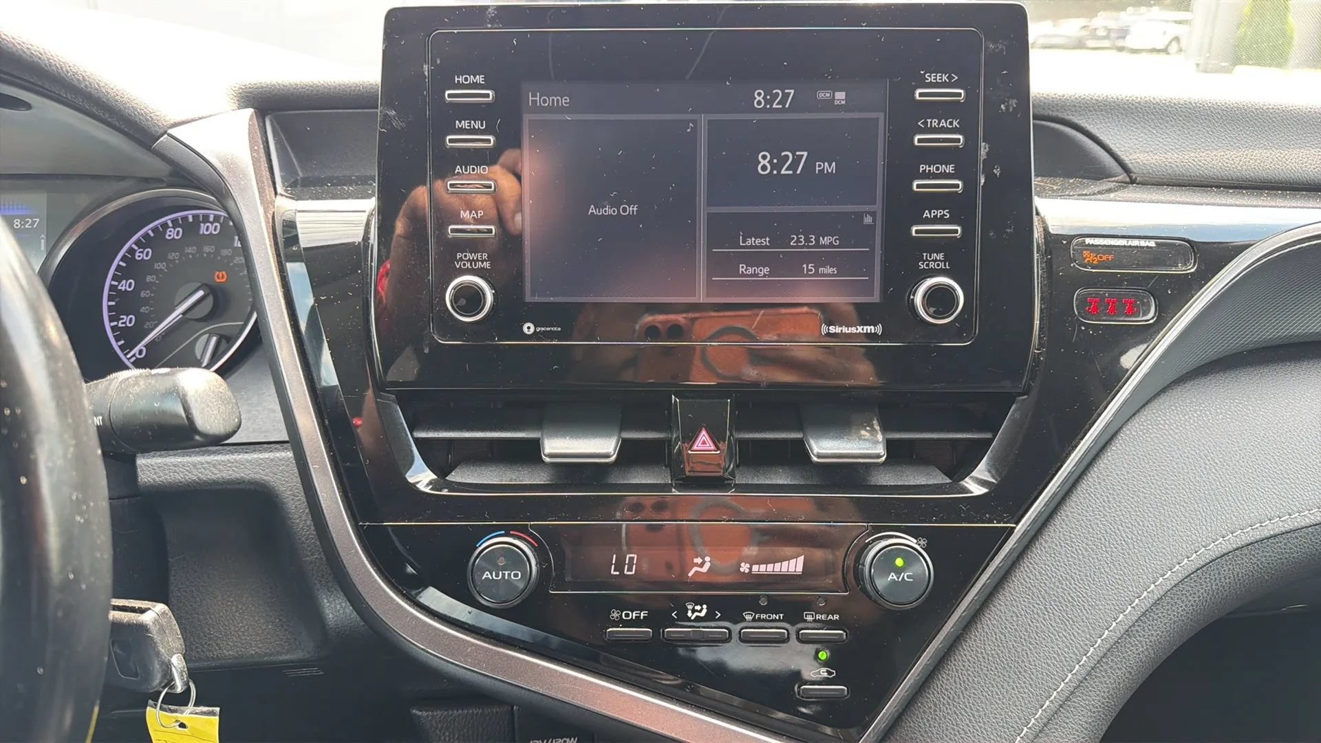 Used 2021 Toyota Camry SE FWD image 18