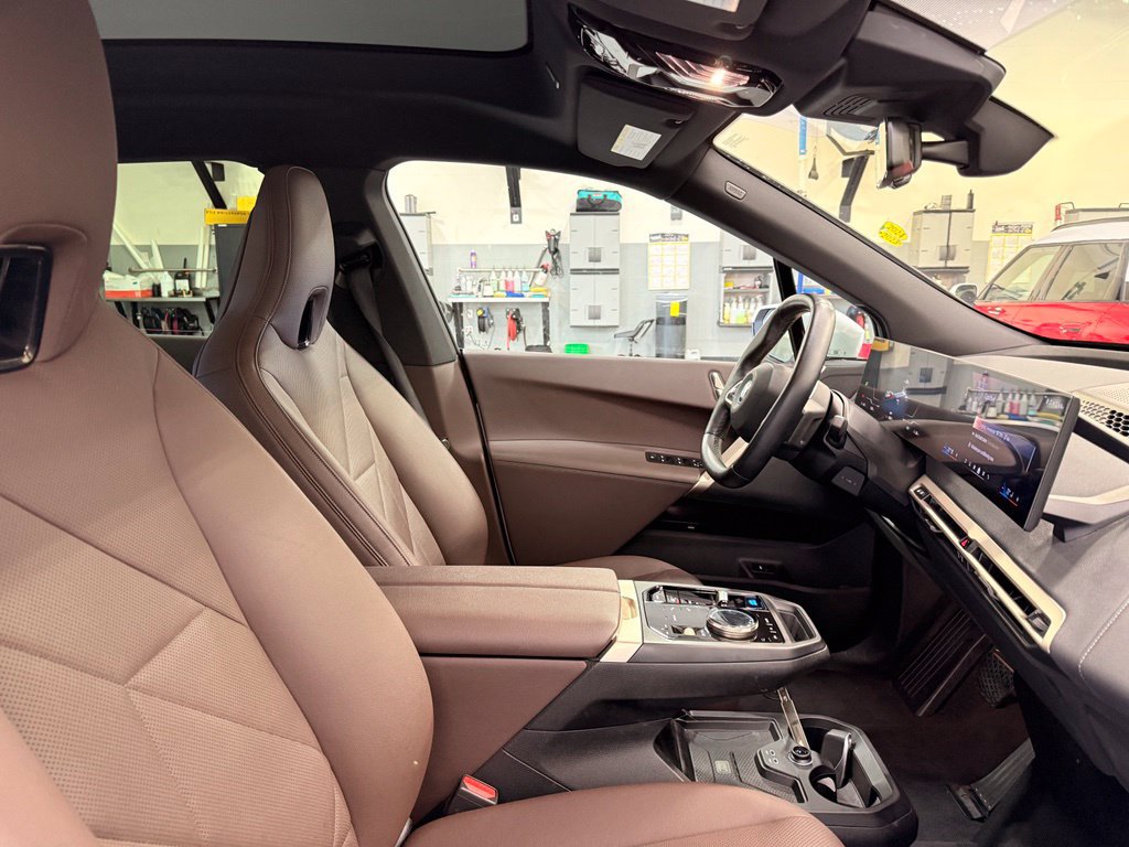 Used 2024 BMW iX xDrive50 AWD/4WD image 29