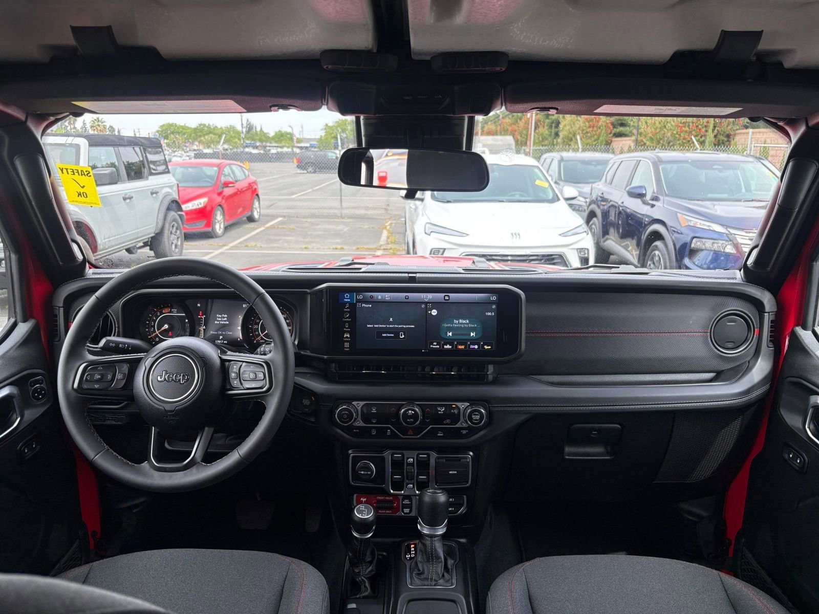 Used 2025 Jeep Wrangler Unlimited Rubicon AWD/4WD image 32