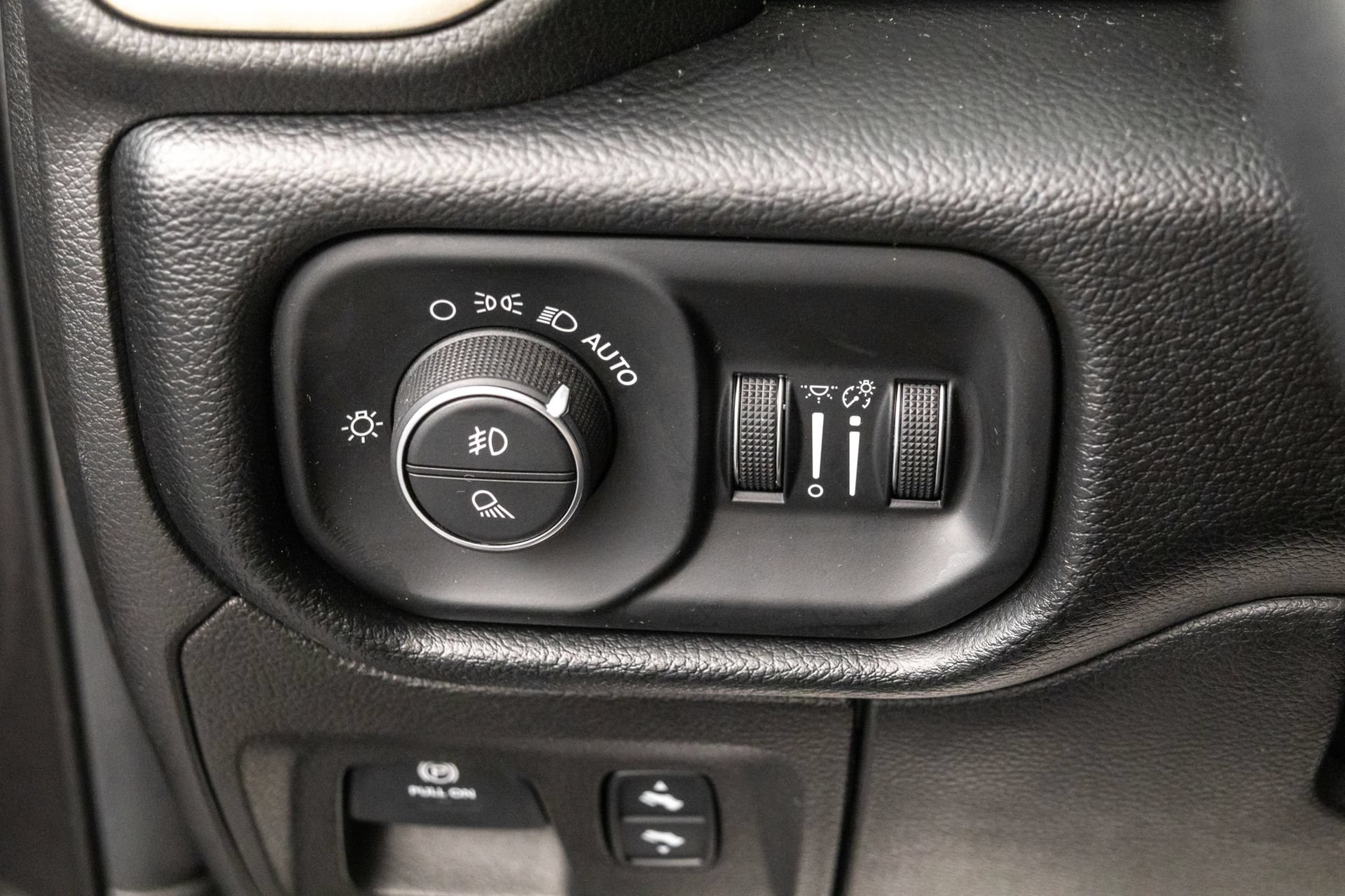 Used 2019 RAM 1500 Sport w/ Level 2 Equipment Group AWD/4WD image 20
