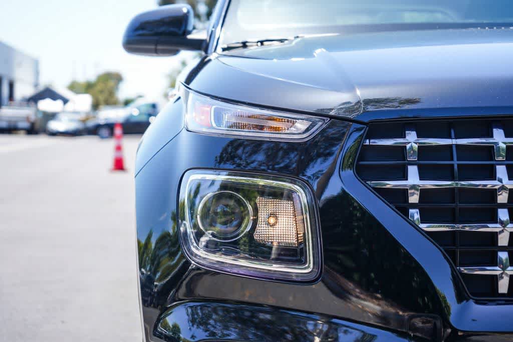 Certified 2024 Hyundai Venue SEL FWD image 10