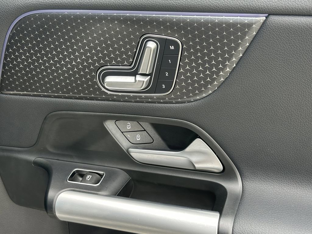 Certified 2025 Mercedes-Benz GLA 250 image 17