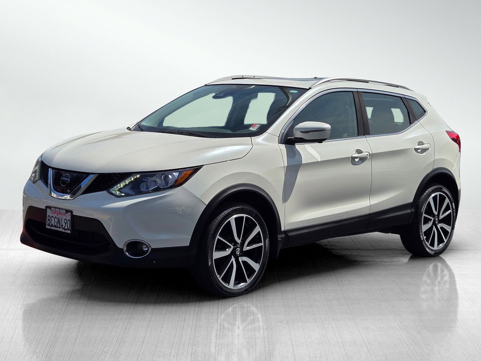 Used 2017 Nissan Rogue Sport SL w/ SL Premium Package image 8