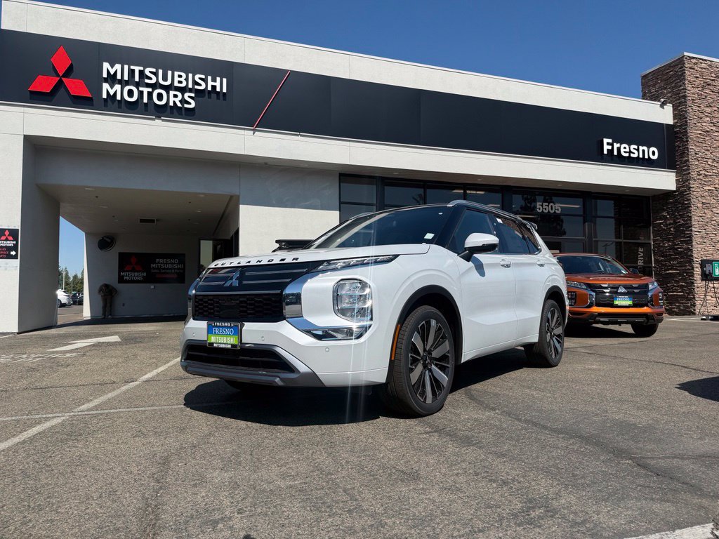 New 2026 Mitsubishi Outlander SE AWD/4WD image 2