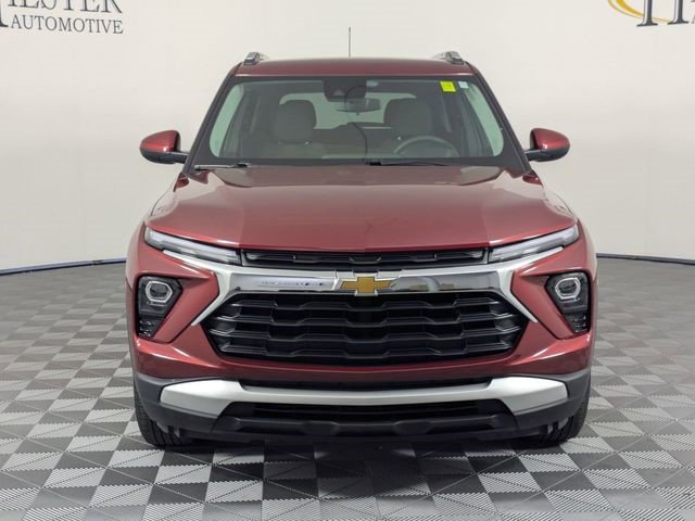 Used 2025 Chevrolet TrailBlazer LT AWD/4WD image 6