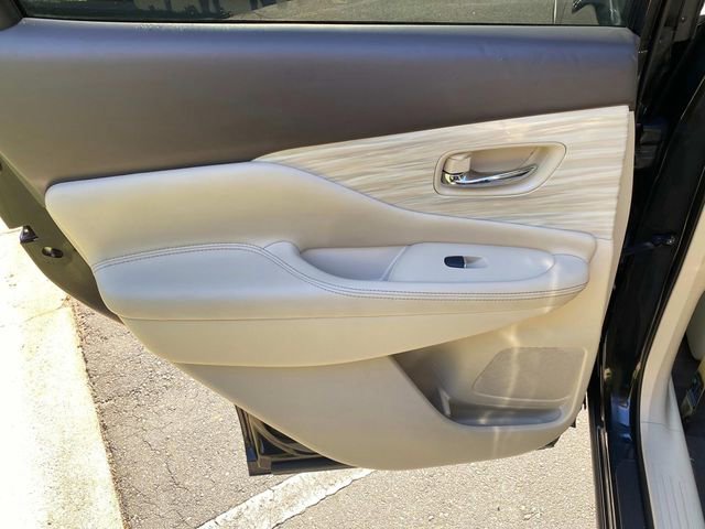 Used 2018 Nissan Murano SL w/ Moonroof Package image 10