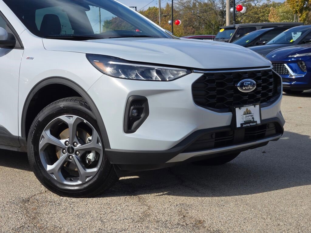 Used 2025 Ford Escape ST-Line Select image 3