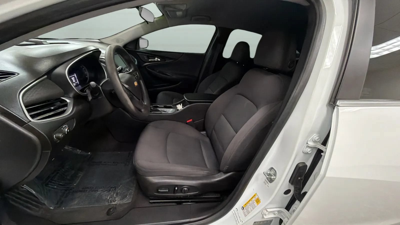 Used 2017 Chevrolet Malibu LS w/ LPO, Convenience Package 1 FWD image 19