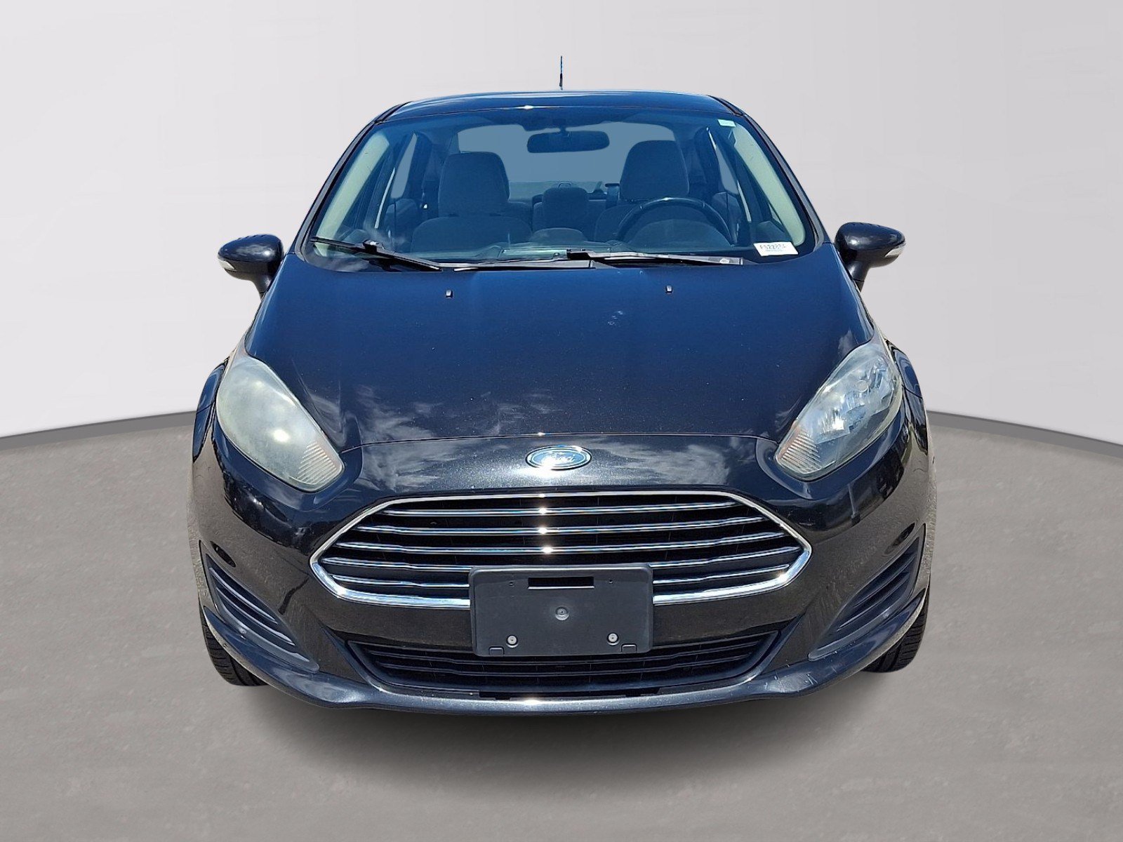 Used 2015 Ford Fiesta SE FWD image 2