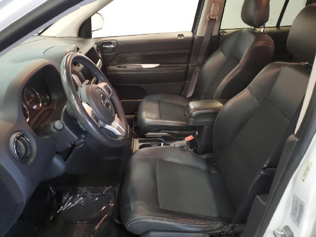 Used 2016 Jeep Compass Latitude AWD/4WD image 11