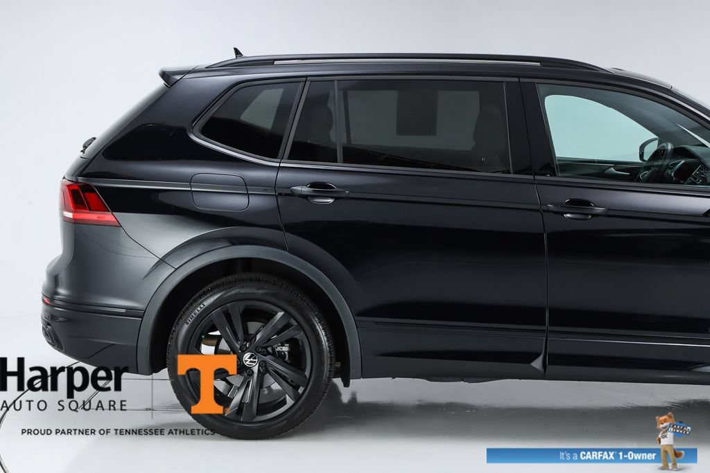 Used 2024 Volkswagen Tiguan SE R-Line FWD image 11