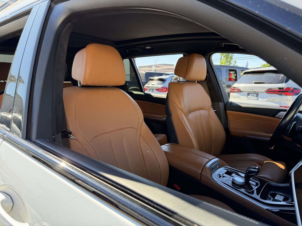 Used 2020 BMW X7 M50i w/ Executive Package AWD/4WD image 13
