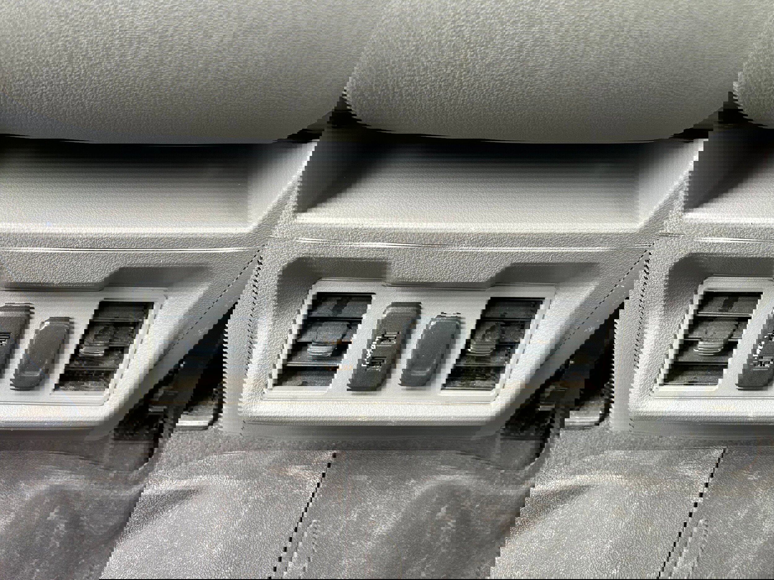 Used 2020 Chevrolet Silverado 2500 LTZ image 38