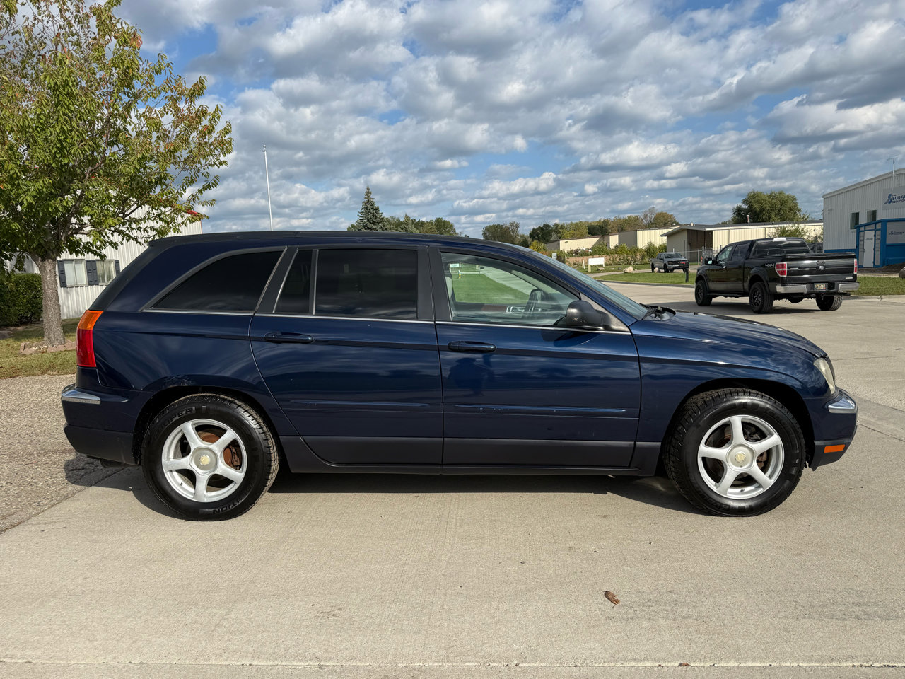 Used 2004 Chrysler Pacifica 2WD image 4
