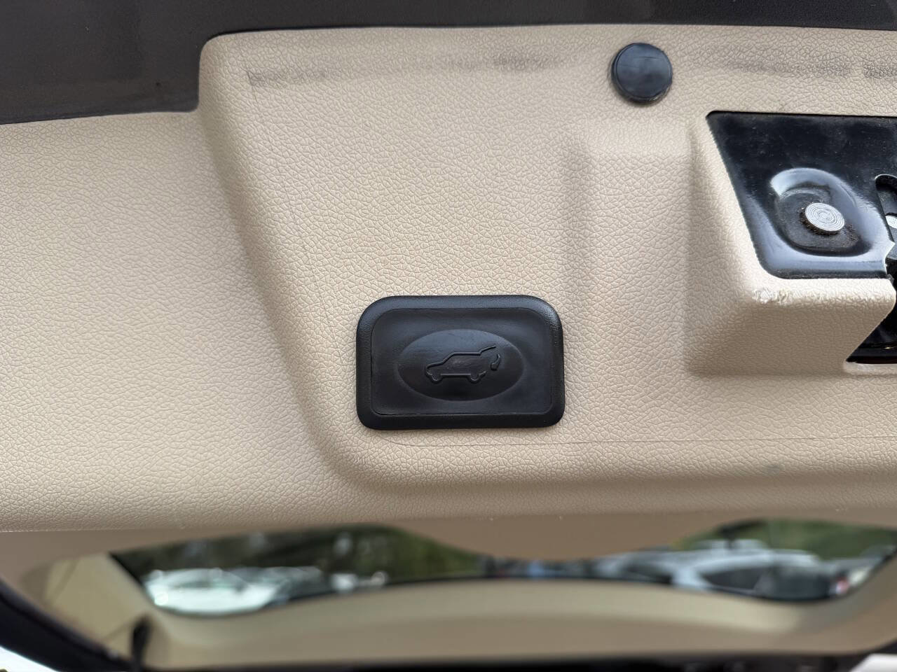 Used 2009 Buick Enclave CXL w/ Driver Confidence Package image 12