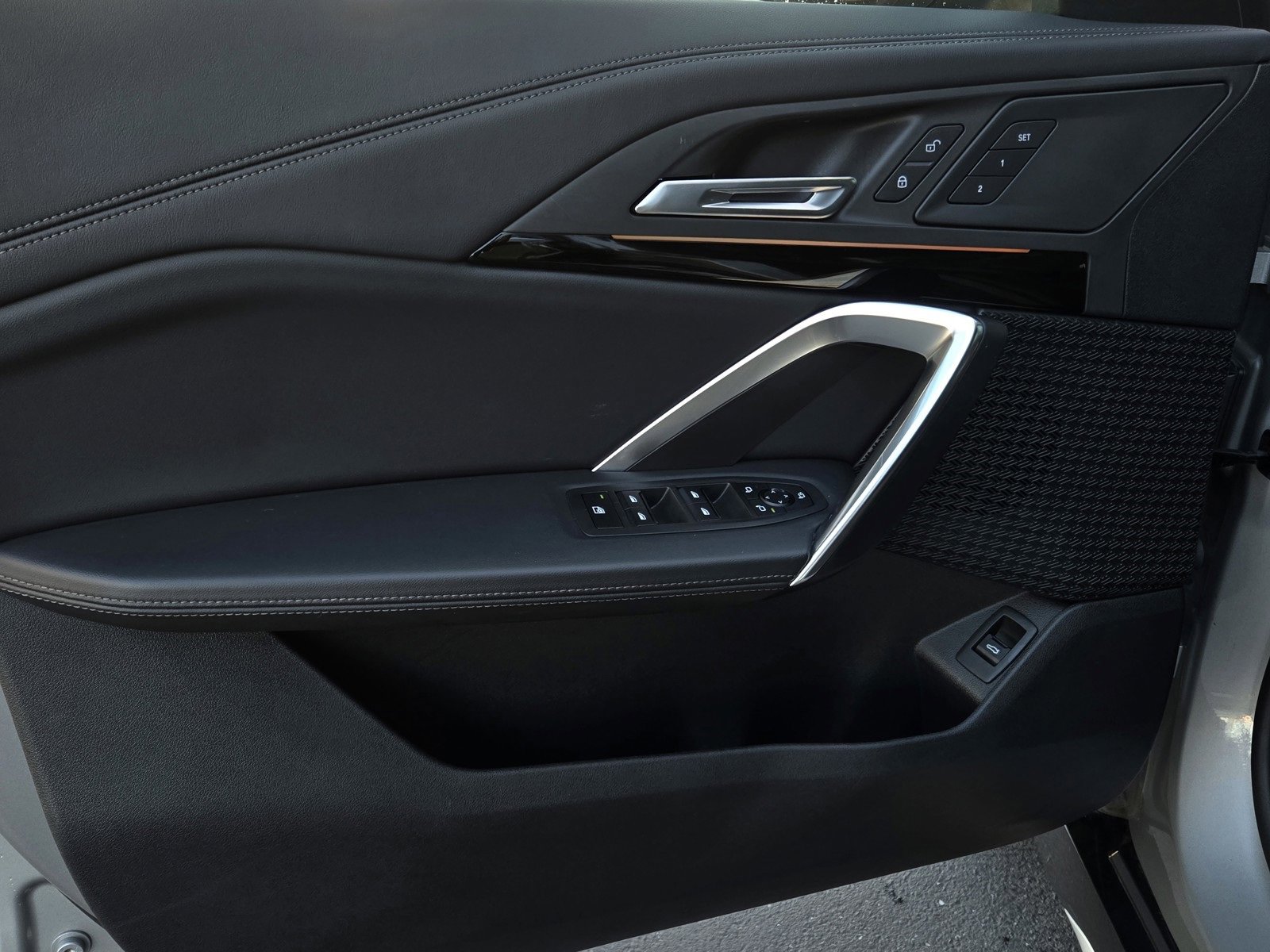 Used 2025 BMW X1 xDrive28i image 9